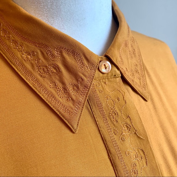 Vintage mustard blouse with cute collar ✨ - Picture 2 of 4